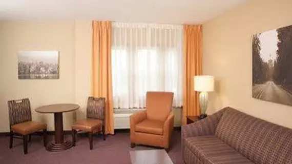 Ivy Court Inn and Suites | Indiana - South Bend (ve civarı) - South Bend