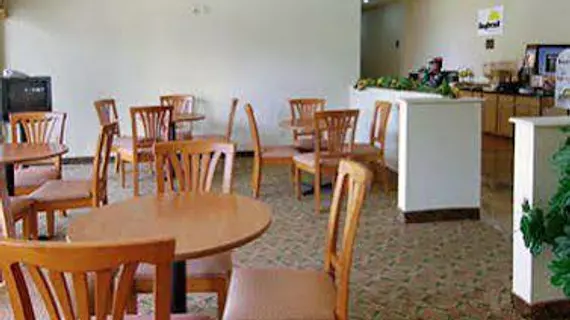 Days Inn and Suites Brinkley | Arkansas - Forrest City (ve civarı) - Brinkley