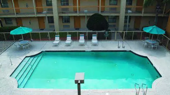 Motel 6 Jacksonville FL Airport Area - South | Florida - Jacksonville (ve civarı) - Jacksonville