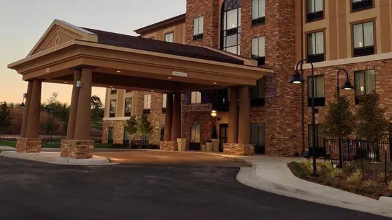 Holiday Inn Express Hotel & Suites Wichita Northeast | Kansas - Wichita (ve civarı) - Viçita