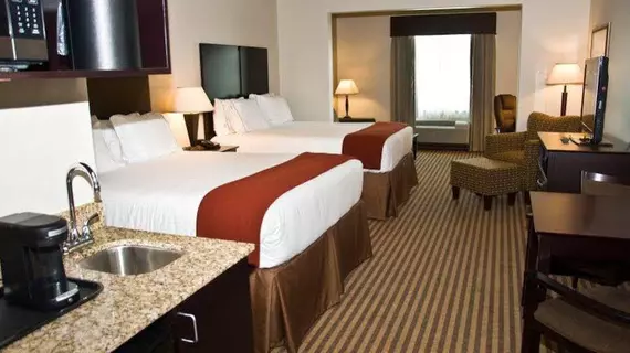 Holiday Inn Express and Suites Heber Springs | Arkansas - Heber Springs