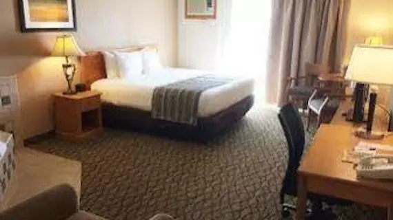 Baymont Inn & Suites St. Ignace Lakefront | Michigan - St Ignace