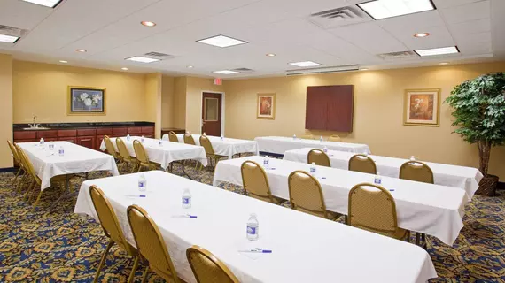 Holiday Inn Express Hotel & Suites Cleveland-Richfield | Ohio - Cleveland (ve civarı) - Richfield