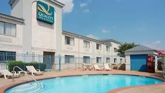 Quality Inn & Suites Grand Prairie | Teksas - Dallas (ve civarı) - Grand Prairie