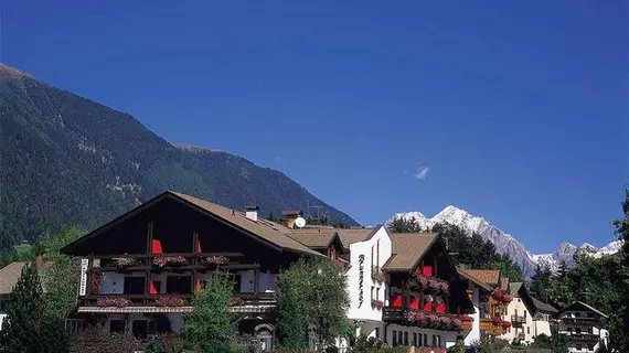 Hotel Brunnerhof | Trentino-Alto Adige - Güney Tirol (il) - Rasun Anterselva