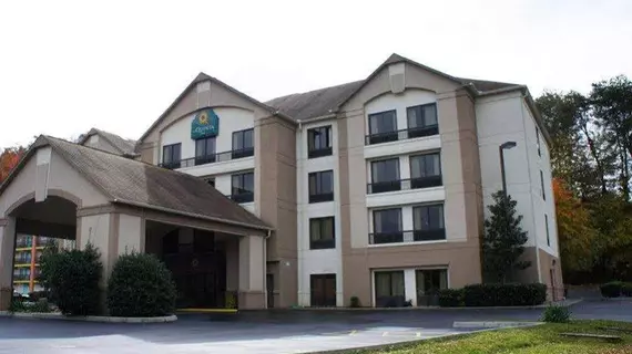 La Quinta Inn & Suites Pigeon Forge-Dollywood | Tennessee - Gatlinburg - Pigeon Forge (ve civarı) - Pigeon Forge