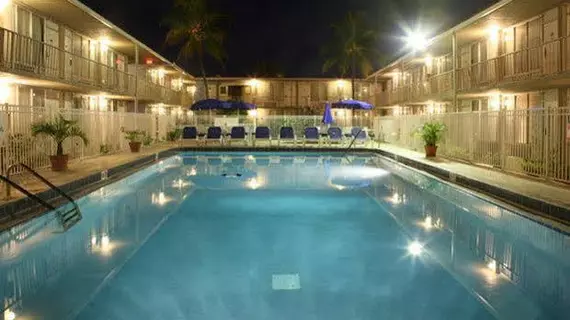 Clarion Inn Stuart | Florida - Vero Beach (ve civarı) - Stuart