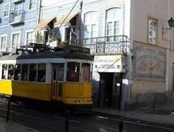 Sweet-Romantic Attic in the Heart of Lisbon | Lizbon Bölgesi - Lizbon  Bölgesi - Lizbon Eski Kent Bölgesi - Alto de Sao Joao