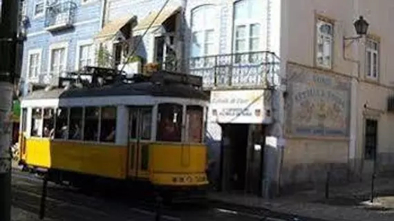 Sweet-Romantic Attic in the Heart of Lisbon | Lizbon Bölgesi - Lizbon  Bölgesi - Lizbon Eski Kent Bölgesi - Alto de Sao Joao