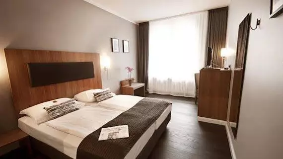 Hotel Düsseldorf Mitte | Kuzey Ren-Westfalia - Düsseldorf (ve civarı) - Düsseldorf - Stadtmitte