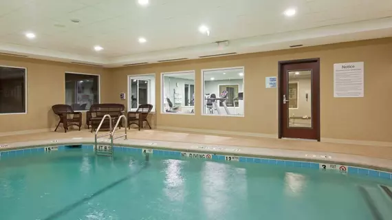 Holiday Inn Express and Suites Meriden | Connecticut - Hartford (ve civarı) - Meriden