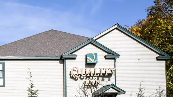 Quality Inn Glens Falls | New York - George Gölü (ve civarı) - Queensbury