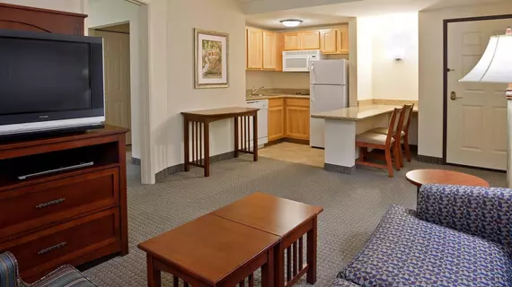 Staybridge Suites Cleveland Mayfield Heights Beachwood | Ohio - Cleveland (ve civarı) - Mayfield Heights