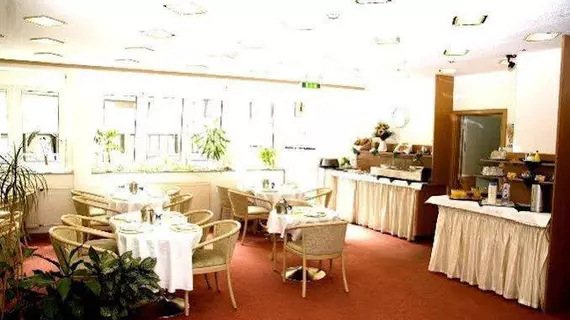 Adler Hotel Frankfurt | Hessen - Frankfurt (ve civarı) - Frankfurt - Bahnhofsviertel