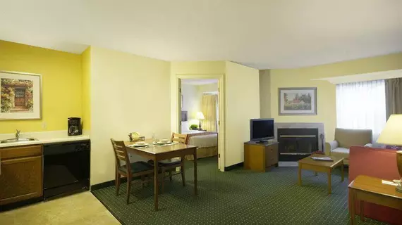 Merrimack Inn and Suites | New Hampshire - Manchester (ve civarı) - Merrimack