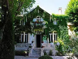 Hôtel le Chalet Fleuri | Provence - Alpes - Cote d'Azur - Bouches-du-Rhone (bölge) - St.-Remy-de-Provence (ve civarı) - St.-Remy-de-Provence