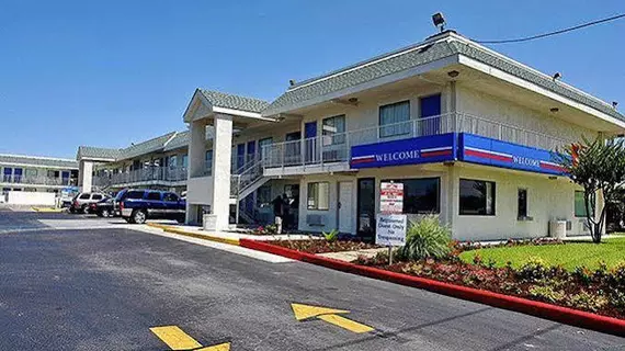 Motel 6 Austin Central - North | Teksas - Austin (ve civarı) - Austin