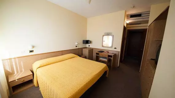 Hotel Brianza | Emilia-Romagna - Bolonya (vilayet) - Calderara di Reno