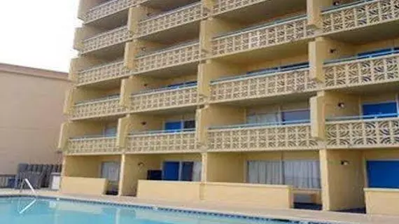 Rodeway Inn & Suites | Güney Karolayna - Myrtle Plajı (ve civarı) - Myrtle Beach