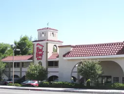 Red Roof Inn Victorville | Kaliforniya - San Bernardino County - Victorville (ve civarı) - Victorville