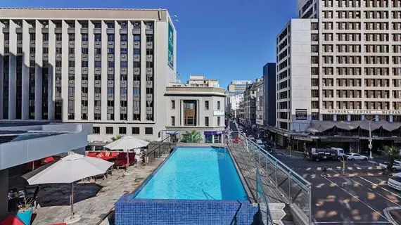 Strand Tower Hotel | West Coast DC - Drakenstein - Cape Town (ve civarı) - Cape Town - City Bowl - Cape Town Şehir Merkezi