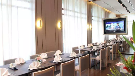 Chatrium Hotel Royal Lake Yangon | Yangon - Tamwe Kasabası