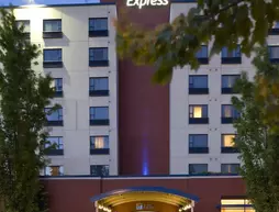 Holiday Inn Express Vancouver Airport-Richmond | Britanya Kolombiyası - Vancouver (ve civarı) - Richmond - Richmond Kent Merkezi