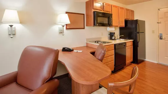 Candlewood Suites Springfield South | Missouri - Springfield (ve civarı) - Springfield