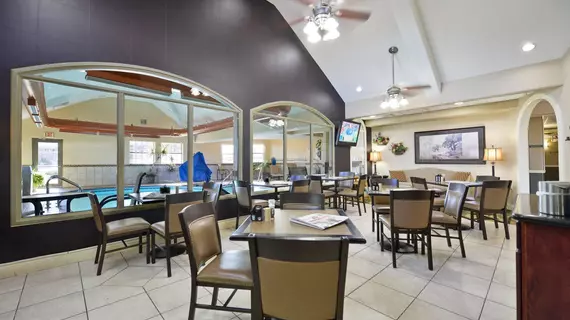 Best Western PLUS Tulsa Inn & Suites | Oklahoma - Tulsa (ve civarı) - Tulsa