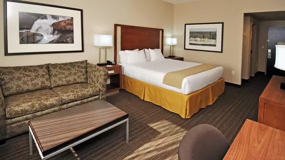 Holiday Inn Express & Suites Vaughan | Ontario - Vaughan