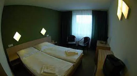 Hotel Mars | Prag - Městská čast Praha 10 (en büyük Prag ilçesi) - Zabehlice