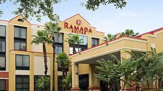 Ramada Suites Orlando Airport | Florida - Orlando (ve civarı) - Orlando