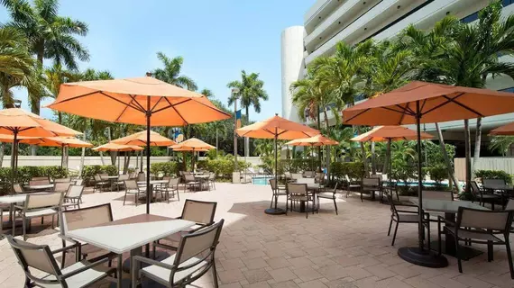 Embassy Suites Boca Raton | Florida - Palm Beach - Batı Palm Beach (ve civarı) - Boca Raton