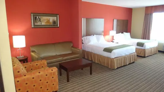 Holiday Inn Express & Suites Cleveland | Teksas - Conroe (ve civarı) - Cleveland