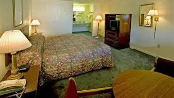 Riverwalk Inn and Suites Portsmouth | Virginia - Norfolk - Virginia Beach (ve civarı) - Portsmouth