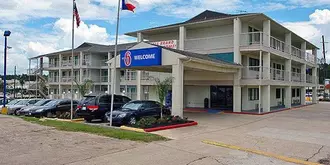 Motel 6 Humble