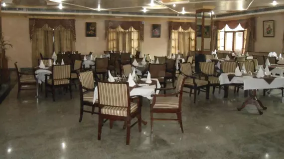 Hotel Classic International | Uttarkand - Dehra Dun Bölgesi - Dehradun