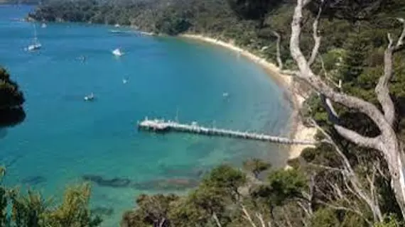 The Beach House, Kawau Island | Auckland Bölgesi - Auckland (ve civarı) - Kawau Island