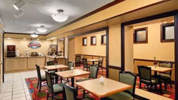 Baymont Inn and Suites Pensacola | Florida - Pensacola (ve civarı) - Pensacola