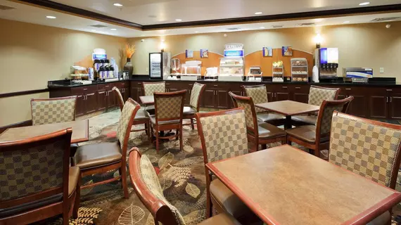 Holiday Inn Express and Suites Great Falls | Montana - Great Falls (ve civarı) - Great Falls