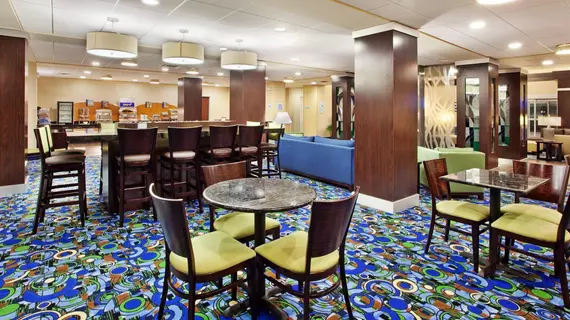 Holiday Inn Express Hotel & Suites Atlanta Airport West - Camp Creek | Georgia - Atlanta (ve civarı) - Atlanta