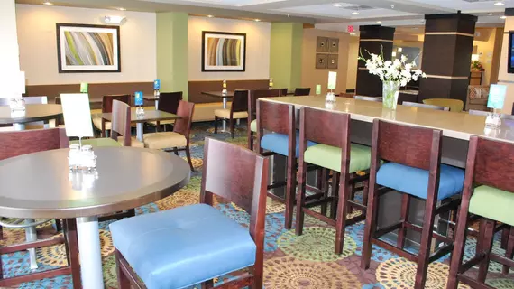 Holiday Inn Express Bloomington West | İllinois - Bloomington (ve civarı) - Bloomington