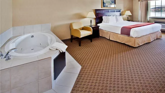 Holiday Inn Express Le Claire Riverfront-Davenport | Iowa - Quad Cities (ve civarı) - Le Claire