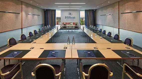 Hilton Zurich Airport | Zürih Kantonu - Zürih (ve civarı) - Opfikon - Glattbrugg