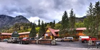 Box Canyon Lodge and Hot Springs