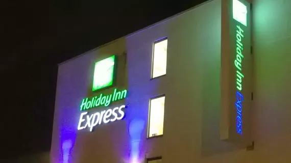 Holiday Inn Express Manchester Airport | Manchester (ve civarı) - Trafford - Altrincham