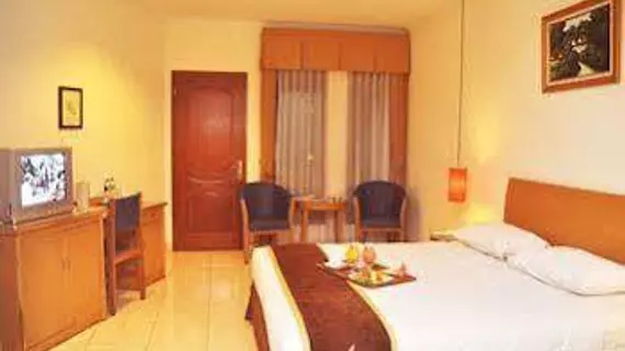 Ahadiat Hotel and Bungalow | West Java - Bandung (ve civarı) - Bandung