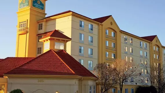 La Quinta Inn & Suites Atlanta-Paces Ferry/Vinings | Georgia - Atlanta (ve civarı) - Atlanta