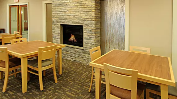 Holiday Inn Express & Suites Vaughan | Ontario - Vaughan