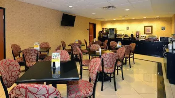 Comfort Inn & Suites Montgomery | Alabama - Montgomery (ve civarı) - Montgomery